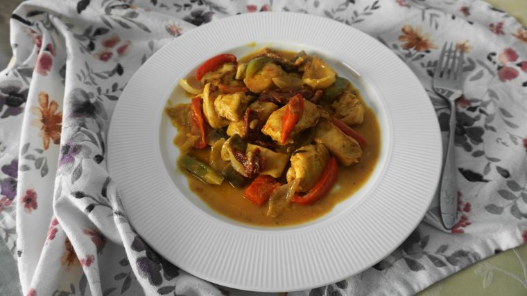 Τηγανιά κοτόπουλο με πορτοκάλι