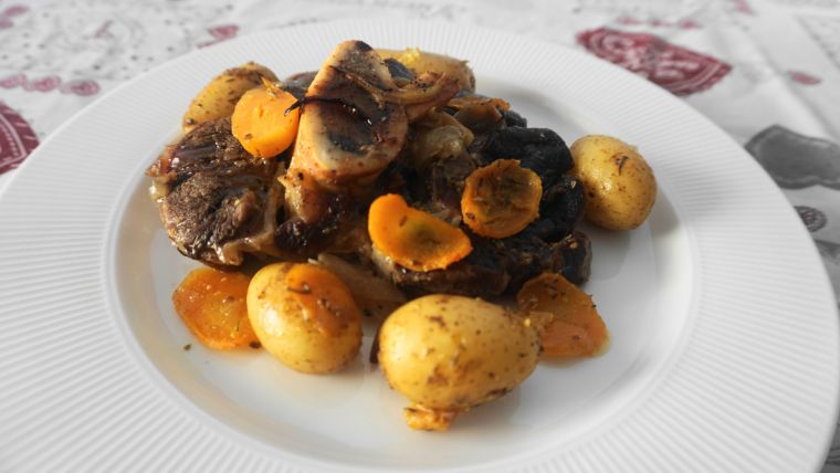 Κότσι μοσχαρίσιο (οσομπούκο) στη γάστρα