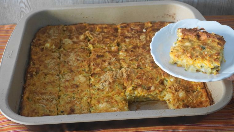 Κολοκυθοτυρόπιτα χωρίς φύλλο με γλυκιά κολοκύθα και σταφίδες