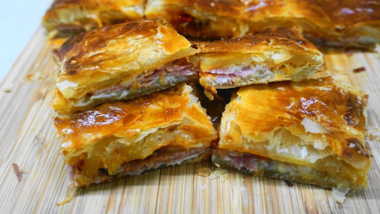 Πίτσα σφολιάτα