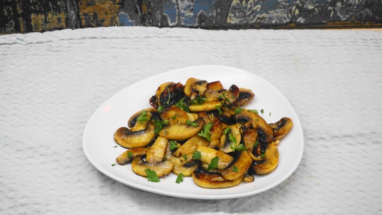 Μανιτάρια με σκόρδο και λεμόνι