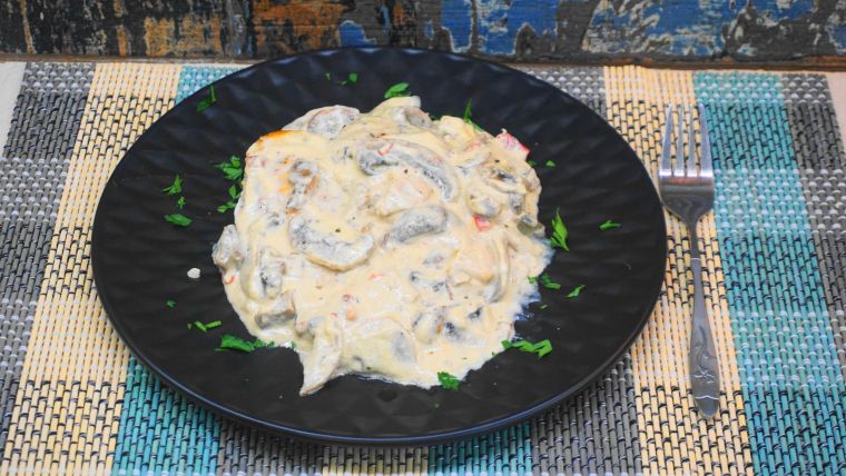 Κοτόπουλο αλά κρεμ με μανιτάρια